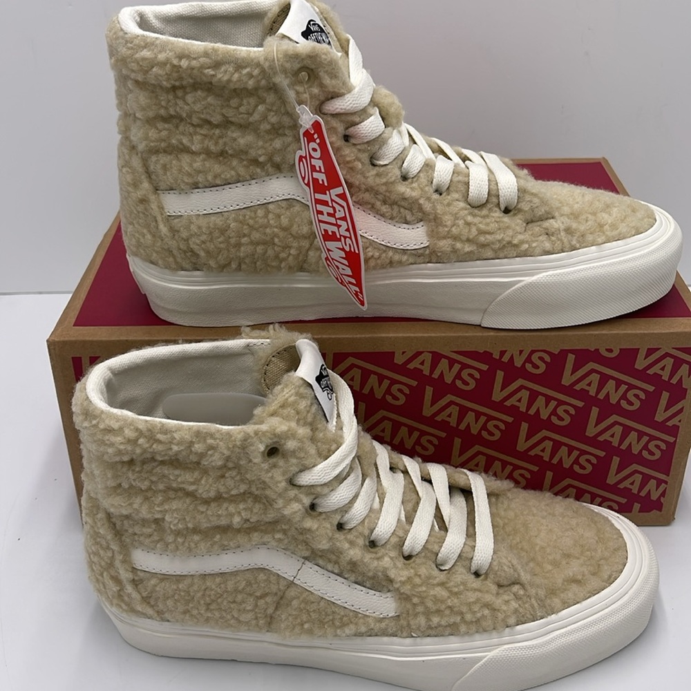 Vans WMNS Sk8-Hi Tapered Sneakers Sk8-Hi Tapered
Cozy Hug Mojave Desert
Sherpa - Picture 2 of 16